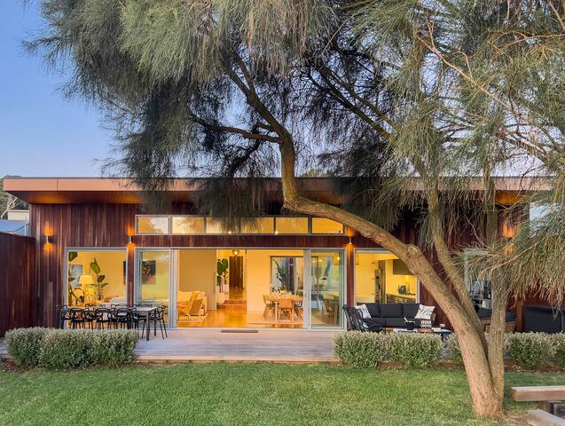 Moonah Links Peninsula Retreat