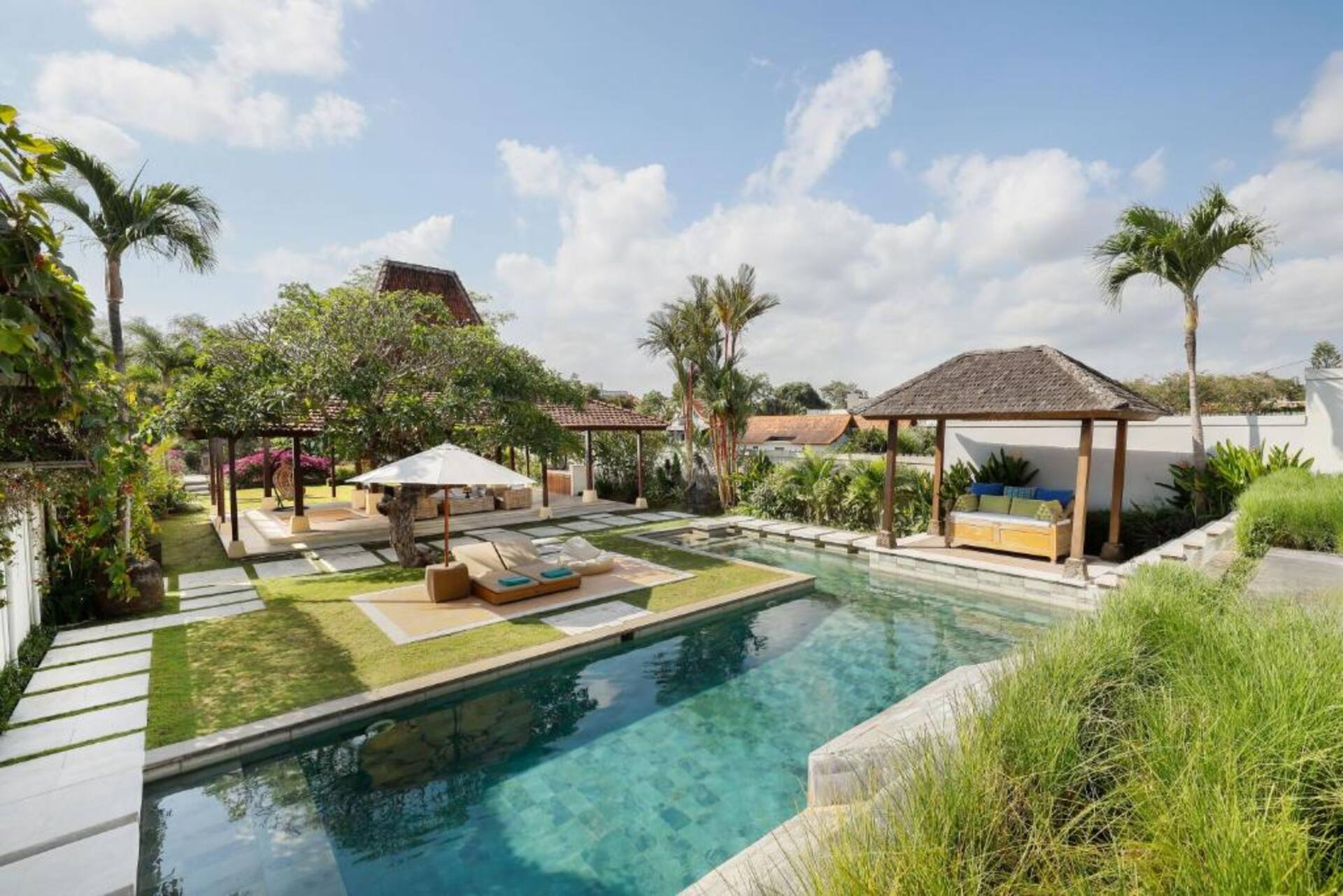 Spacious Poolside Retreat 5 Bedroom Private Villa in Canggu 2