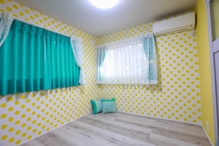 Stylish wallpaper is impressive