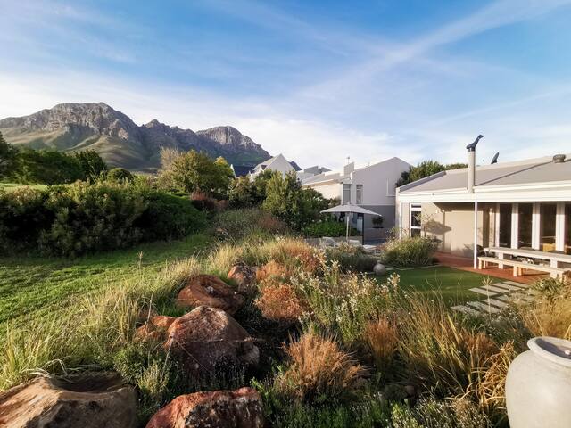 Mountain Retreat gallery image 3