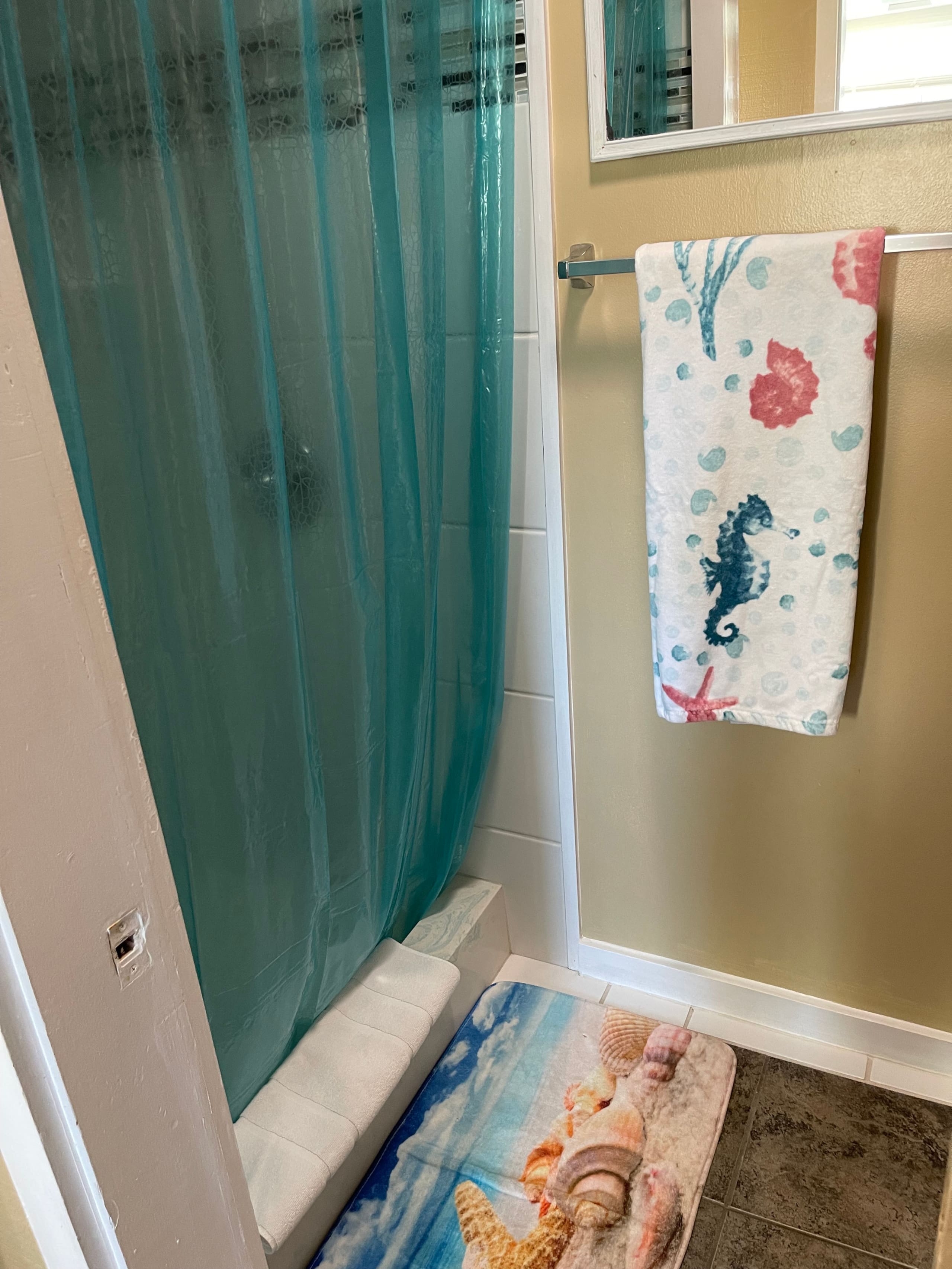 Aloha Beach Front Cottage - Image 11