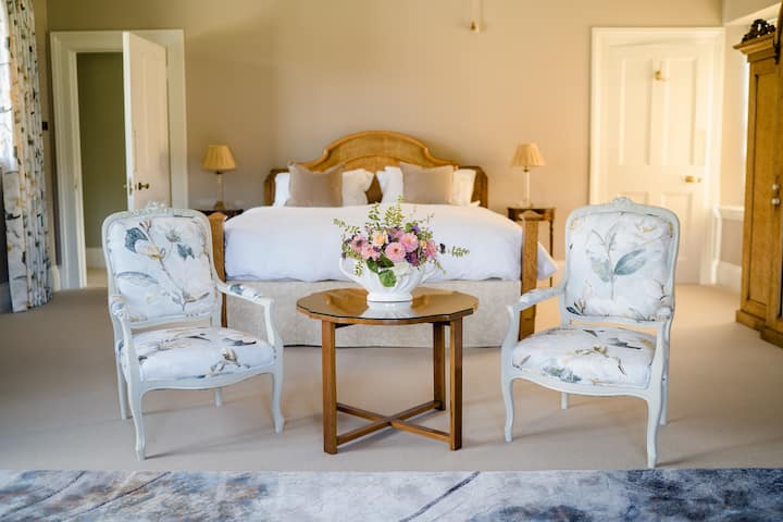 Luxurious 3-bed Stonehenge Manor Estate Salisbury - Amesbury