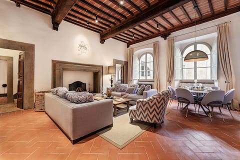 Palazzo Passerini, Luxury Townhouse, Cortona