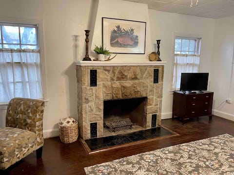 4BR/1BA Historic Lodge Apt at Fort Clark Springs