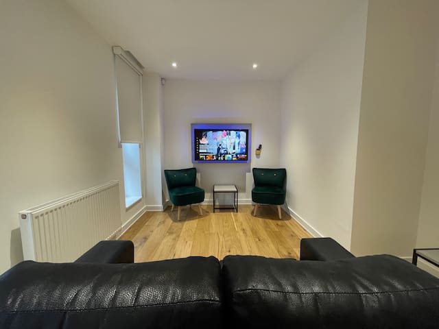 2 bedroom 2 bathroom 5 people @ MCR City Centre
