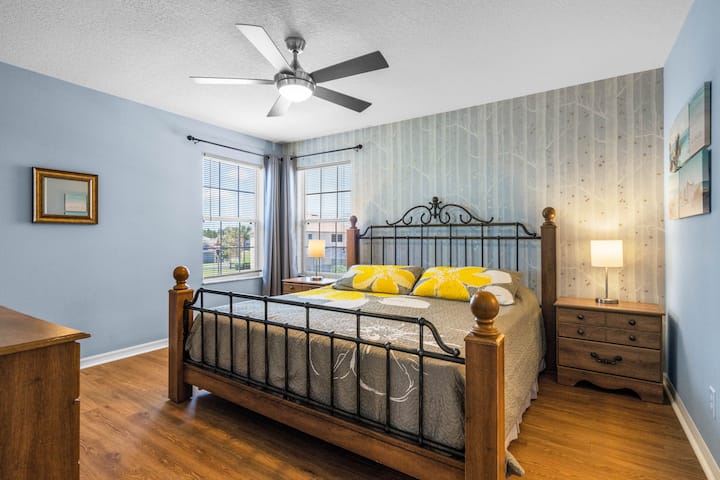 غرفة النوم 4 - سرير كينج مع حمام داخلي