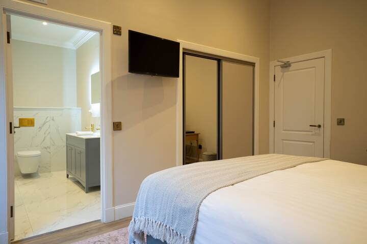 Luxury Nests – City Centre 1 gallery image 4