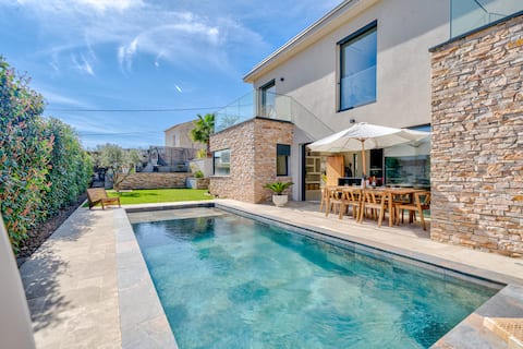 Modern Villa with Private Pool – Close to Nice