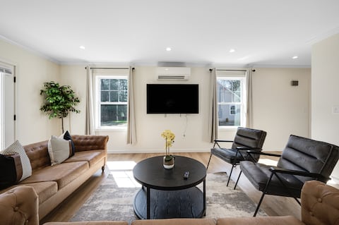Ideal Getaway for Large Families in Bloomfield, CT