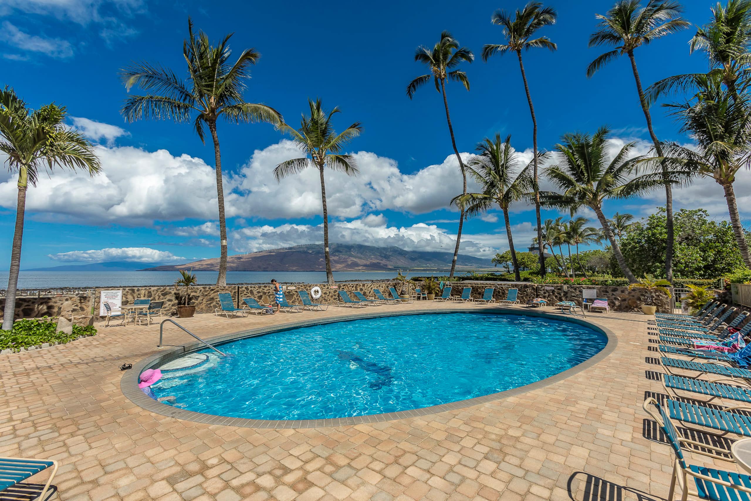 Beautiful Oceanfront Condo - Image 25