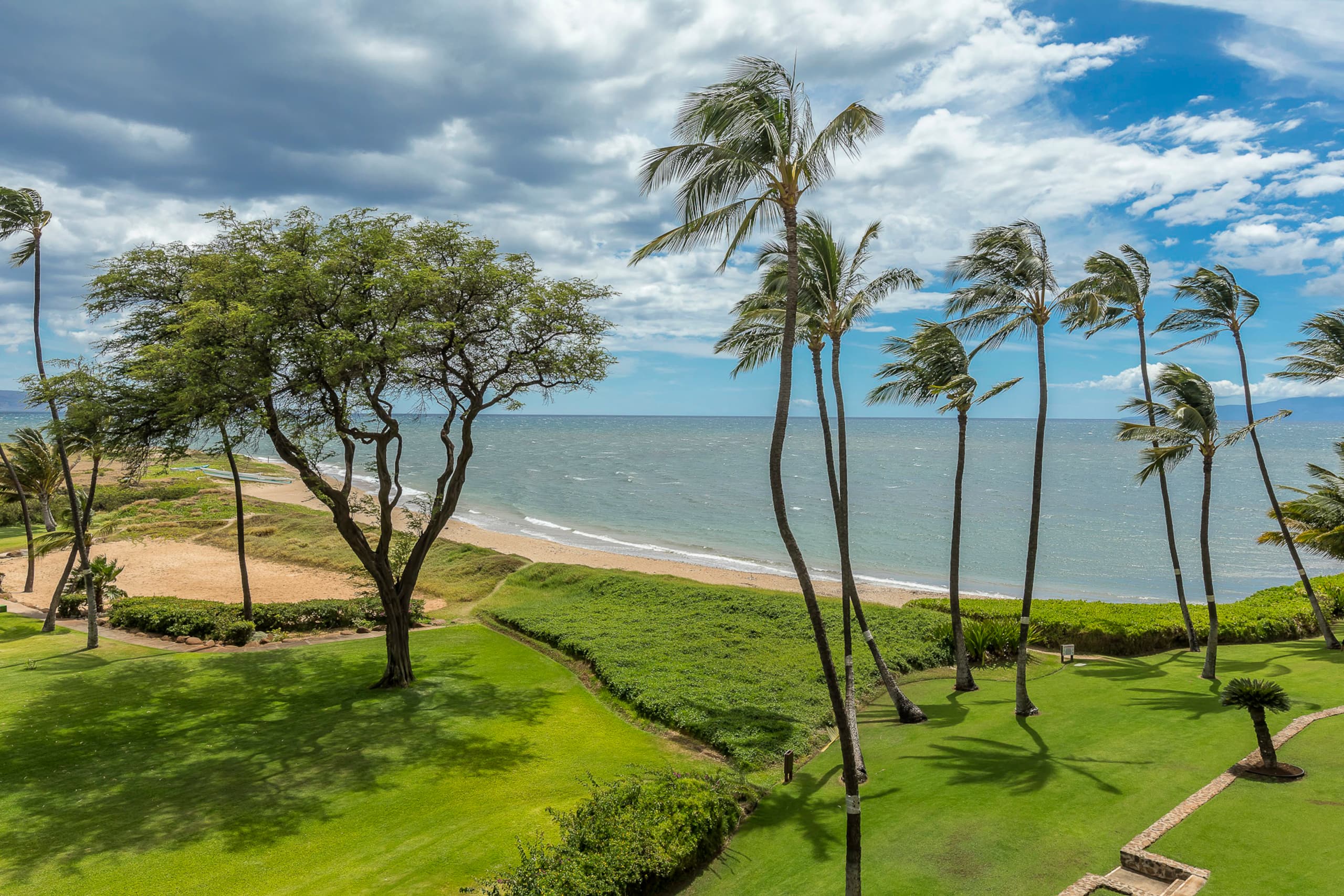 Beautiful Oceanfront Condo - Image 1