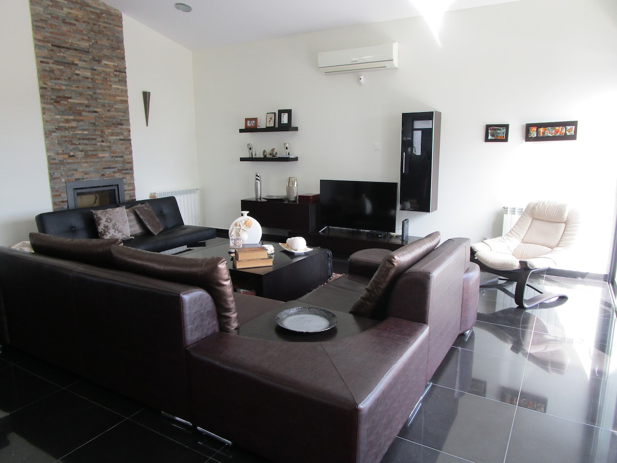 Top Airbnb: House in a quiet area em União Das Freguesias De Pataias E Martingança