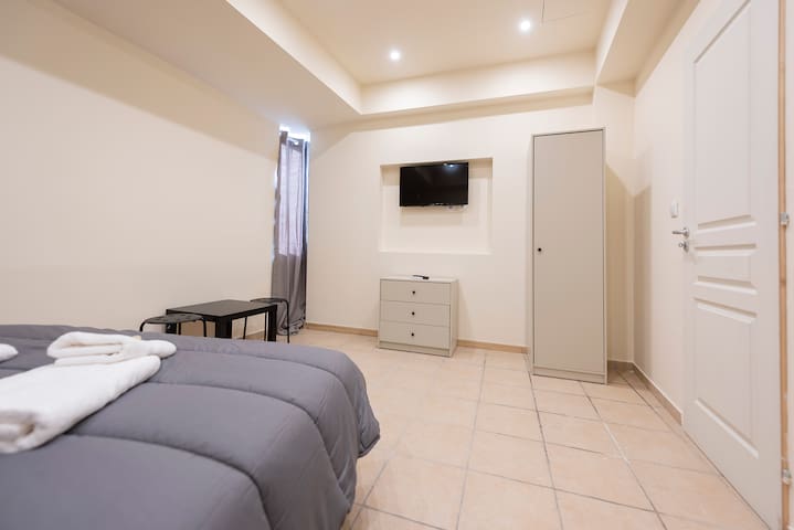Construst ΙΚΕ managed Airbnb listing 2