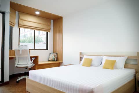 Entire Studio Cozy Desk Washing Kitchen Staycation