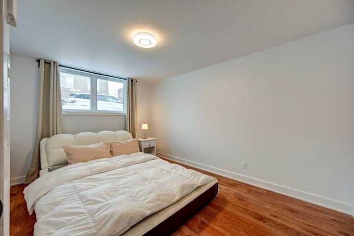 Stylish 3BR, 2BA Urban Stay gallery image 3