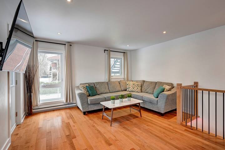 Stylish 3BR, 2BA Urban Stay gallery image 4