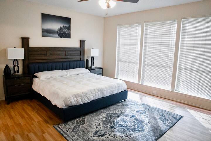 Urban Cozy Retreat gallery image 5