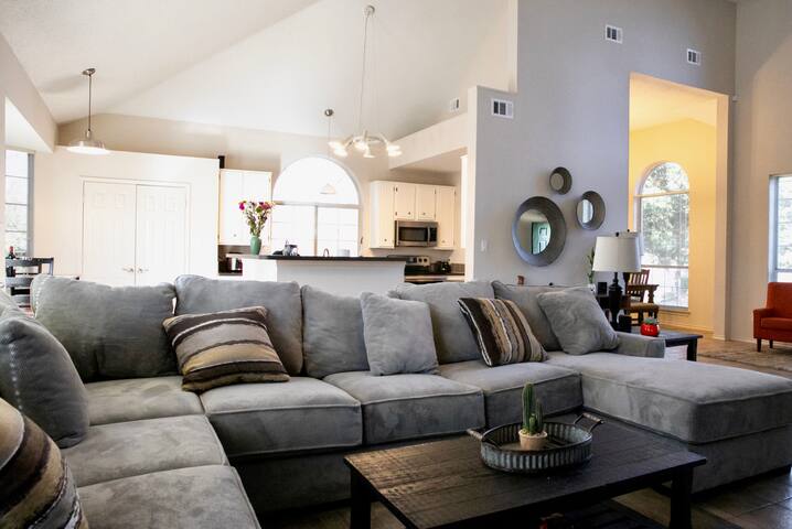 Urban Cozy Retreat gallery image 2