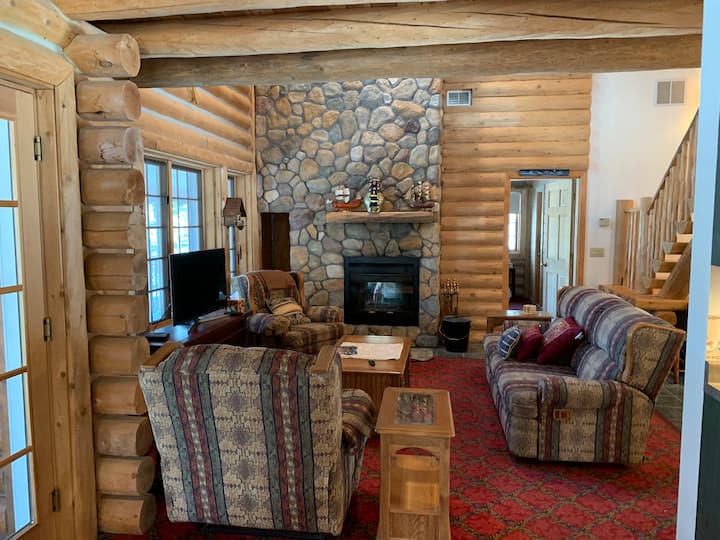 Waterfront Cabin On Berry Pond - Lake Winnipesaukee, NH