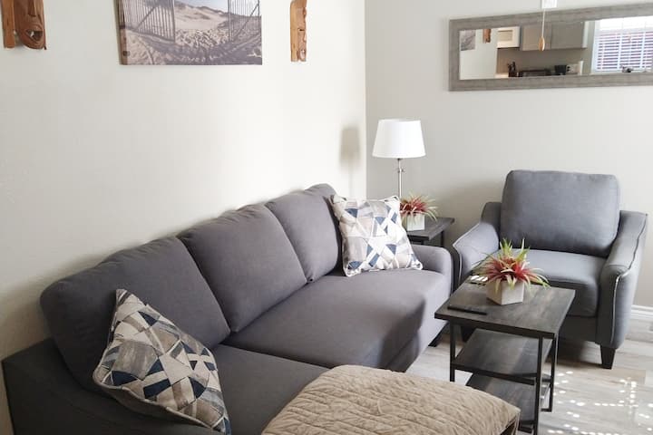 Cozy Cottage Guesthouse - Houston, TX
