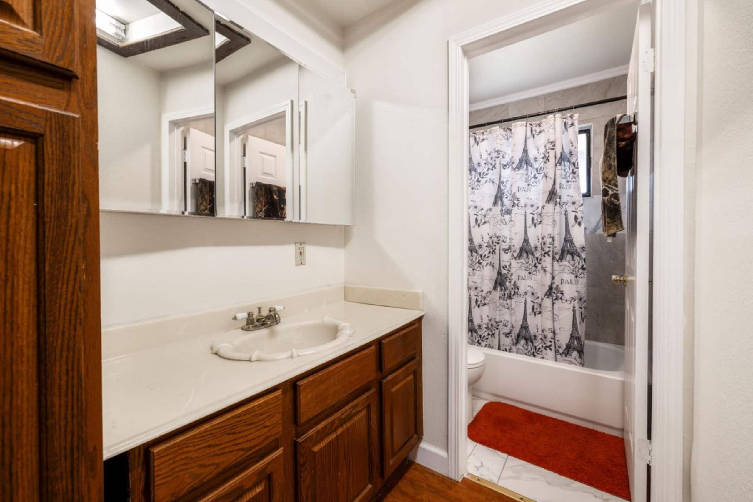 Peaceful Duplex with Private Entrance, Fireplace - Photo 17