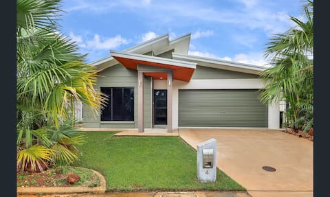 Modern Tropical Home | Pet Friendly Yard