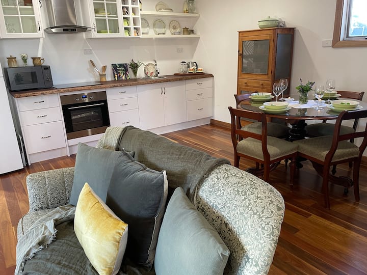 Peppercorn Cottage - Your Romantic Coastal Getaway - Normanville