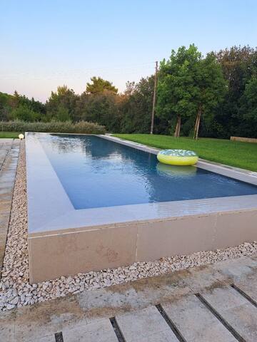 Villa moderna con piscina, vicino alle spiagge gallery image 3