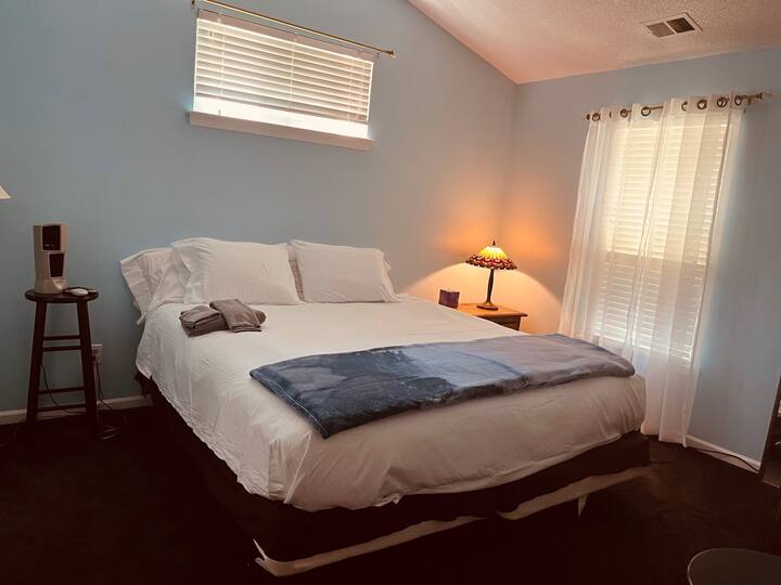 Hogar en el patio IMPRESIONANTE de la zona residencial reservada