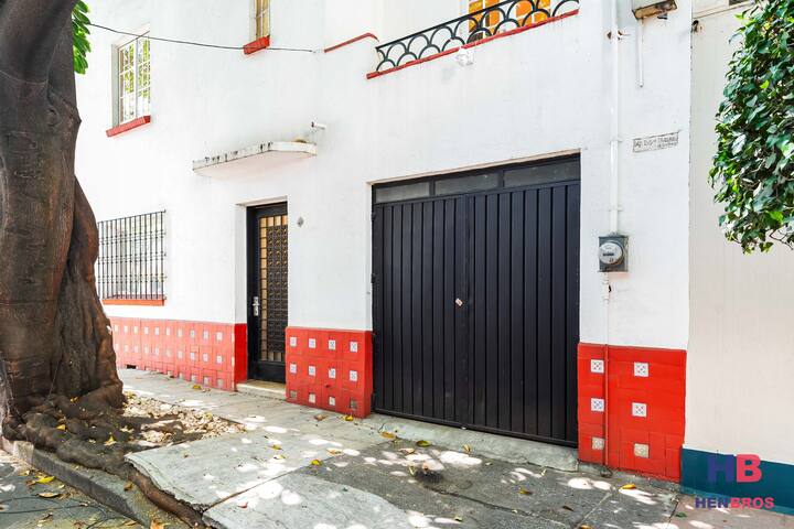 Hermosa Casa Remodelada con Terraza privada gallery image 5