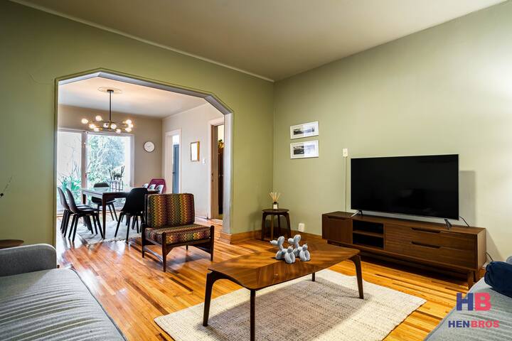 Hermosa Casa Remodelada con Terraza privada gallery image 3