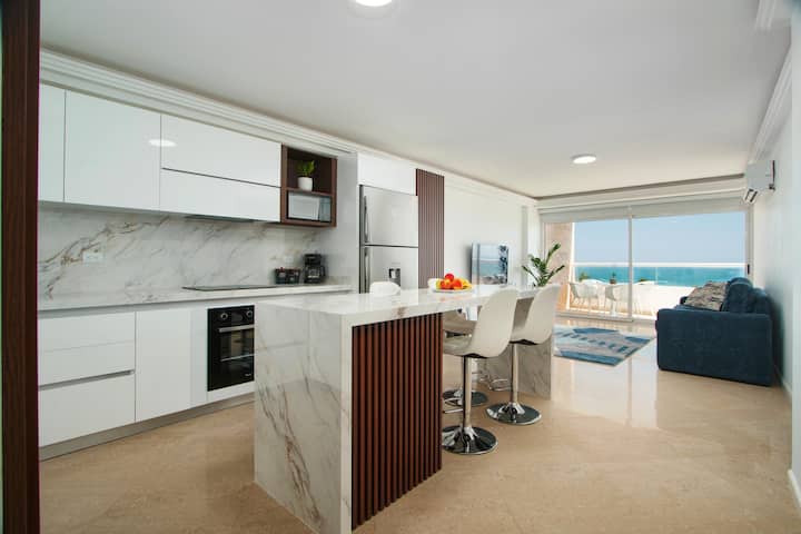 Downtown Life VIP
facing the Caribbean Sea