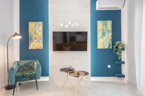 Popular Airbnb listing: Spacious Athens Apt - Huge Balcony 200m to Metro in κατω πατησια Ii