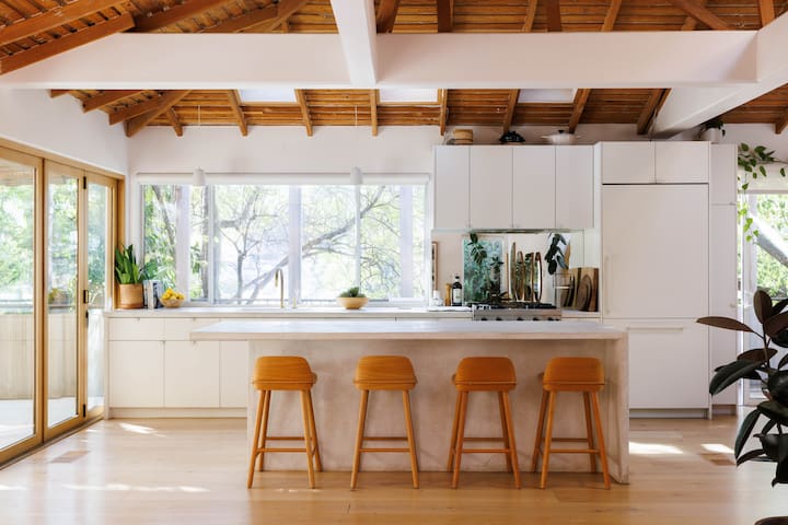 Echo Park Design Home with Pool gallery image 3