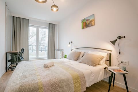 Top Airbnb: Apartment K6 - parking, metro, smart TV in Warszawa