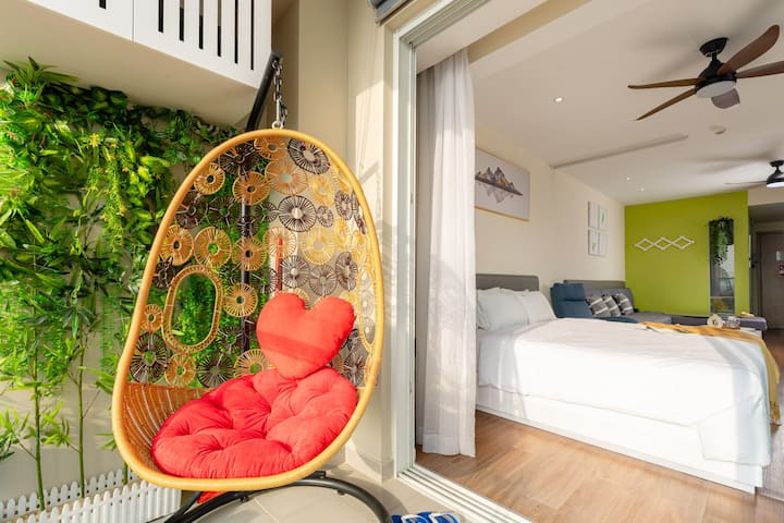 この快適でかわいい椅子をお楽しみいただけます。
私の家でくつろげる写真や瞬間を撮るのに役立ちます。 