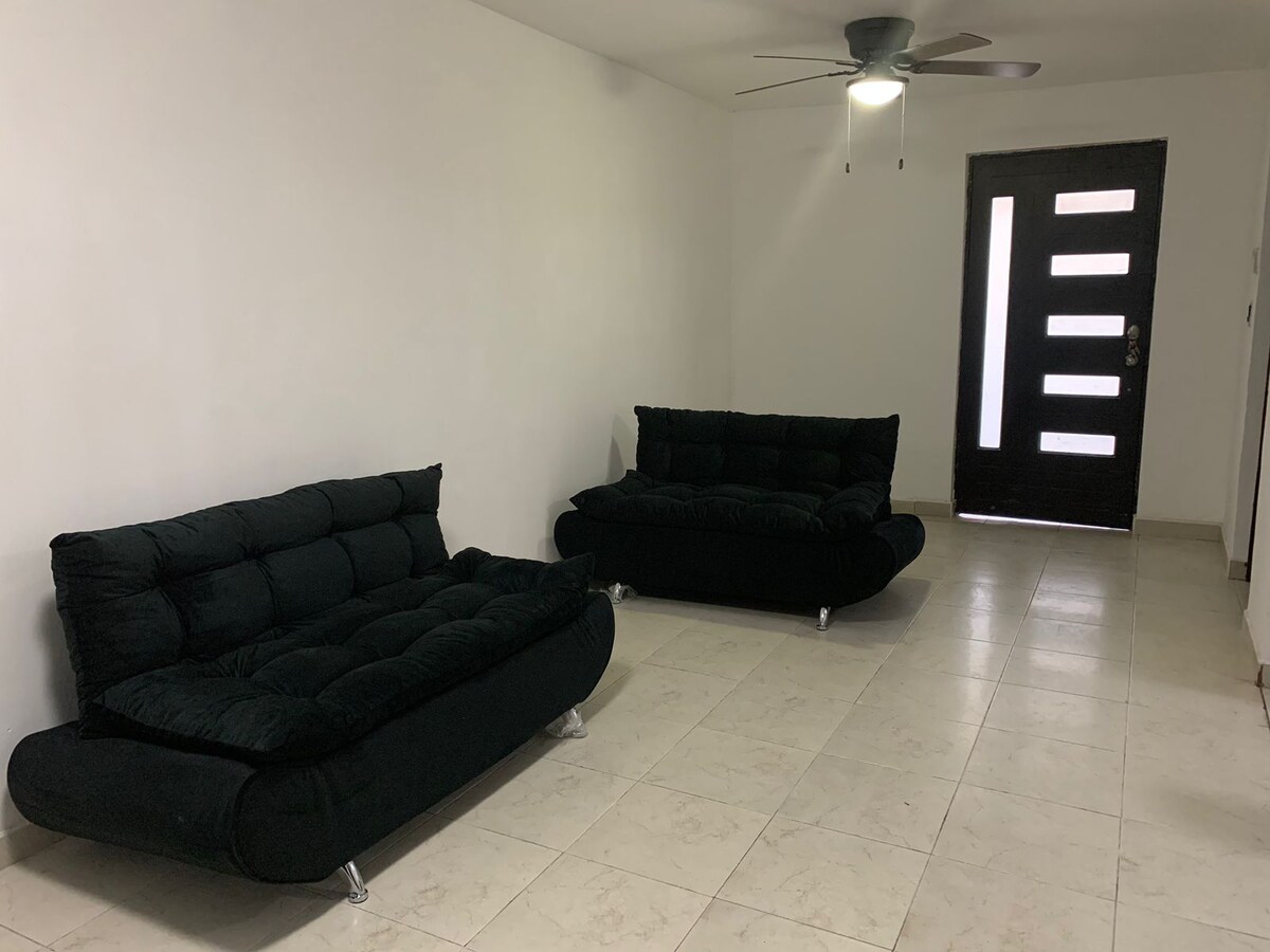 Propiedad de Airbnb exitosa: Ideal house close to industrial areas and plazas en La Victoria