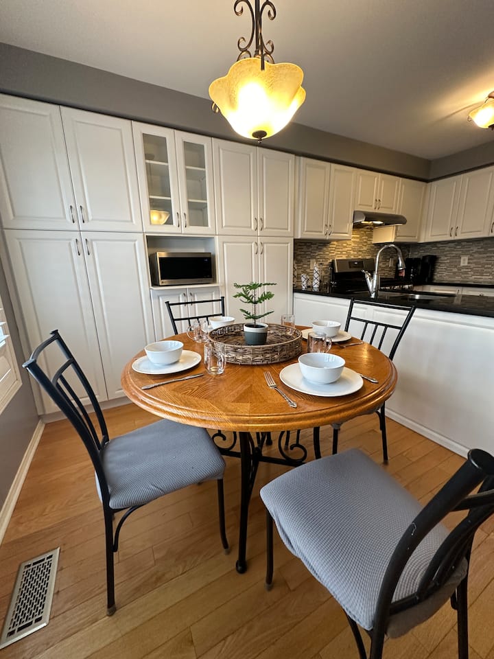 Heartland 3 Bed Exec Home By Nest Suite Living - Mississauga