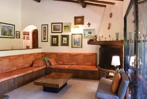 Popular Airbnb listing: Llanogrande Rionegro Farm House in Rionegro