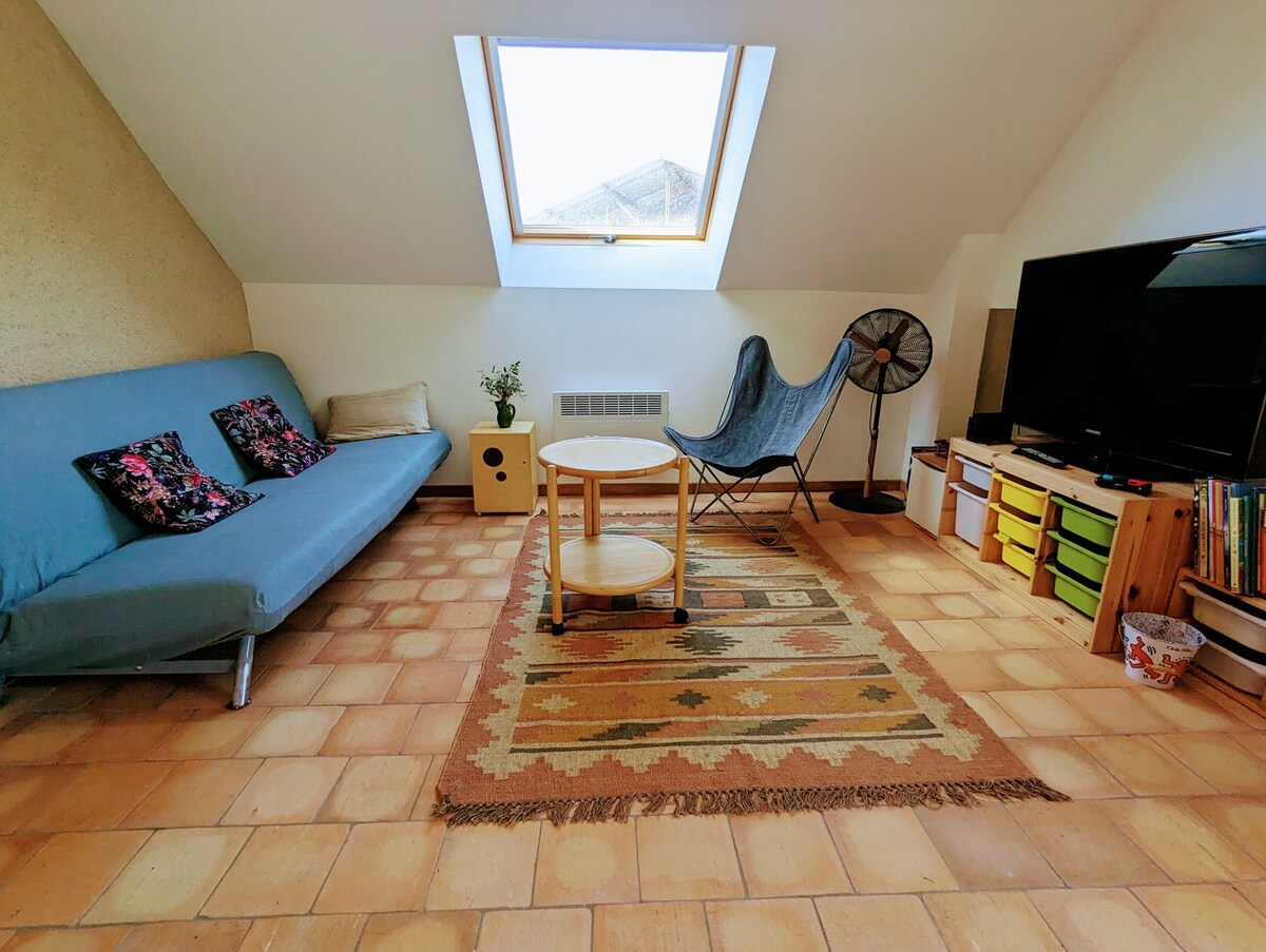 Annonce Airbnb populaire: Gîte du Héron & Themed Workshops (Child/Adult) à Indre