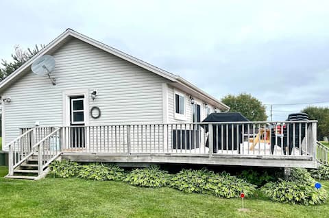 Kelly's Canoe Cove Cottage