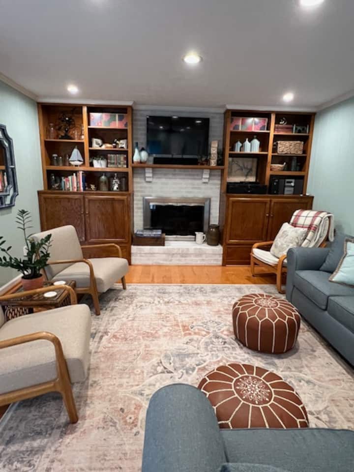 Beautiful, Secluded Lakehome With Private Dock - Clarksville, VA