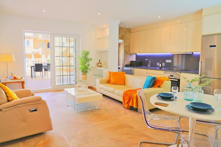 Modern Sea View Apartment - La Marina