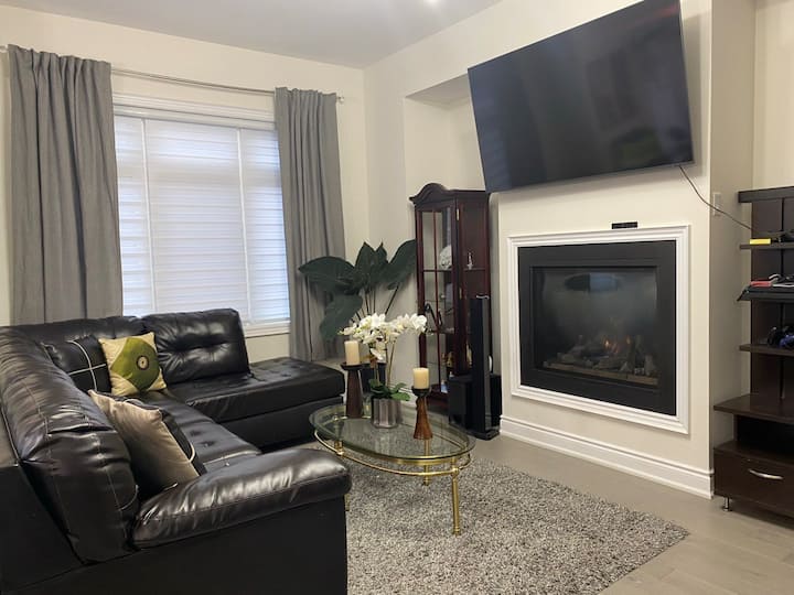 New European Vibe Room In The Basement! - Oakville