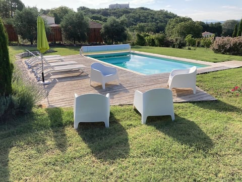 Charming house 8/10 people in Provence.