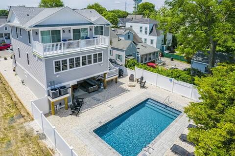 7 Bed/Heated Pool/Great Location