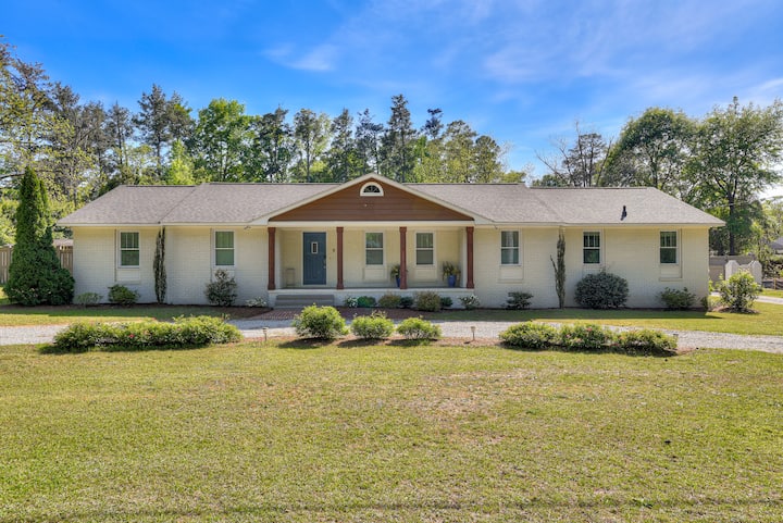Farmhouse Haven With Patio & Grill - Superhost! - Augusta, GA