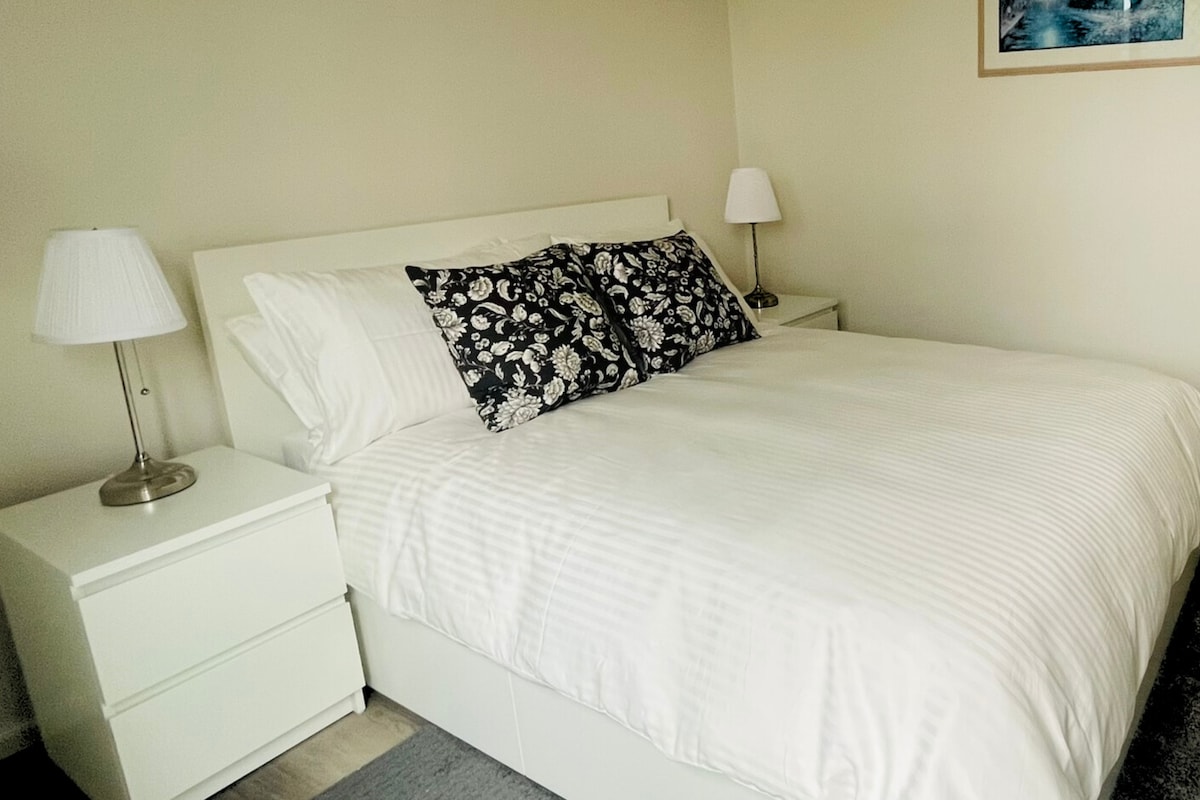 Спалня с достъп до външен балкон