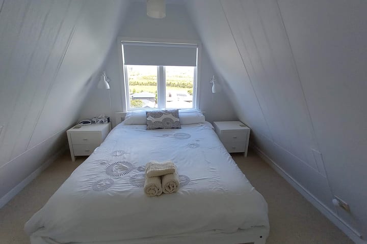 Hoofdslaapkamer (boven)