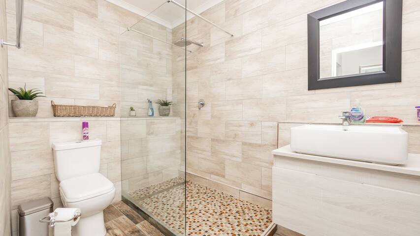 Cape Town – Majorca – The Island Club gallery image 5